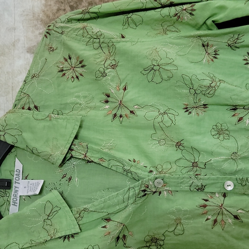 Small Horny Toad Button Down Top - Picture 2 of 3